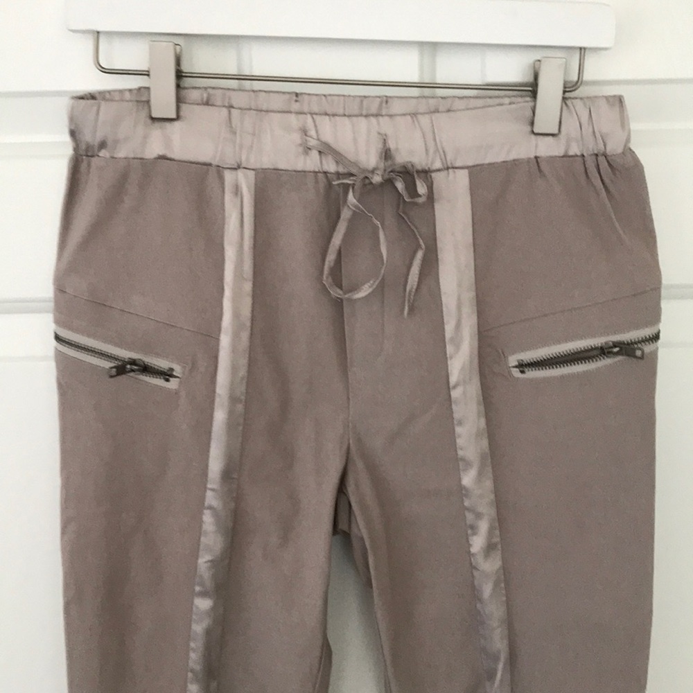 Pants with satin band